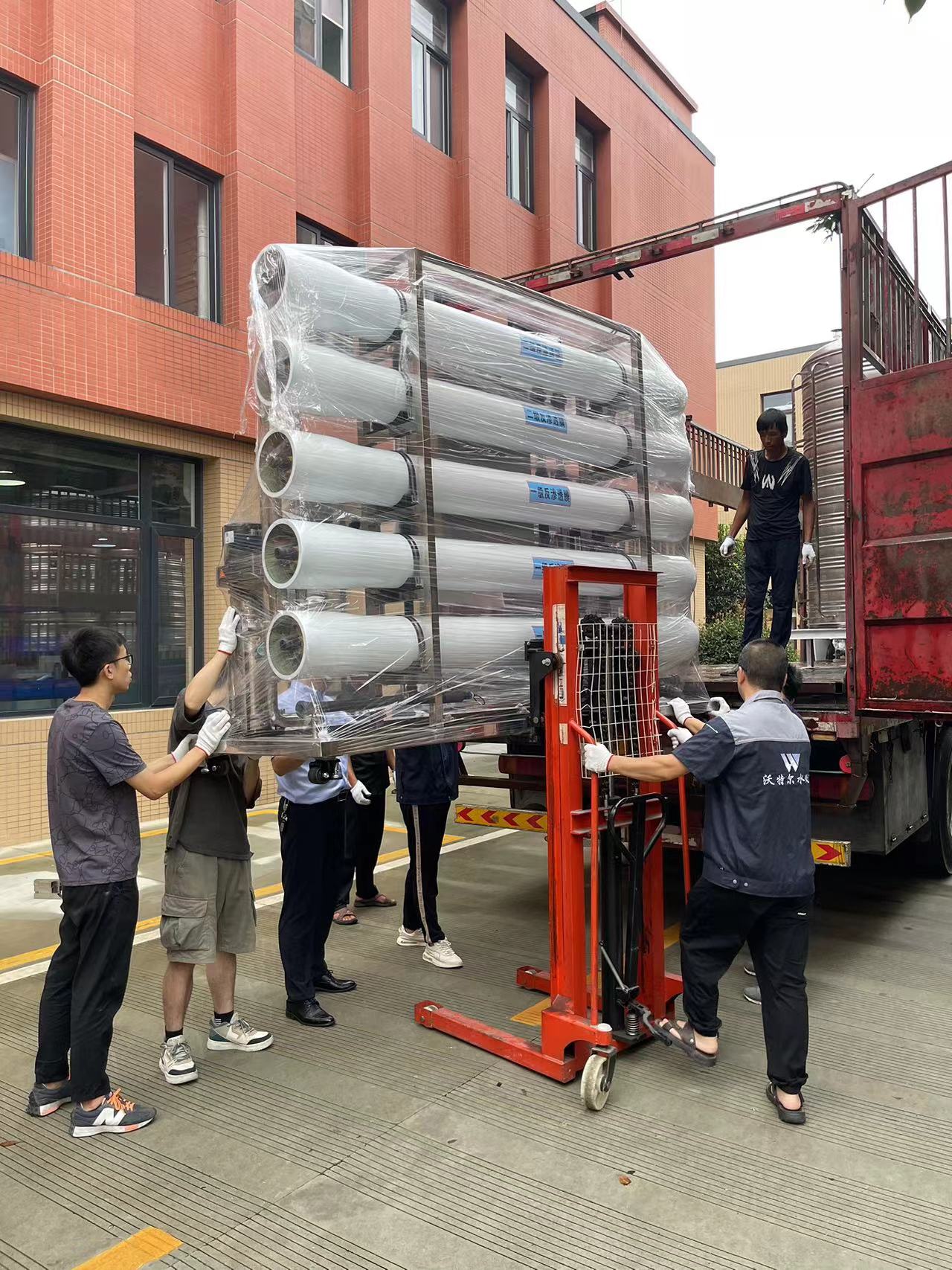 純水(shuǐ)設備發貨現場 純水設備發貨現場